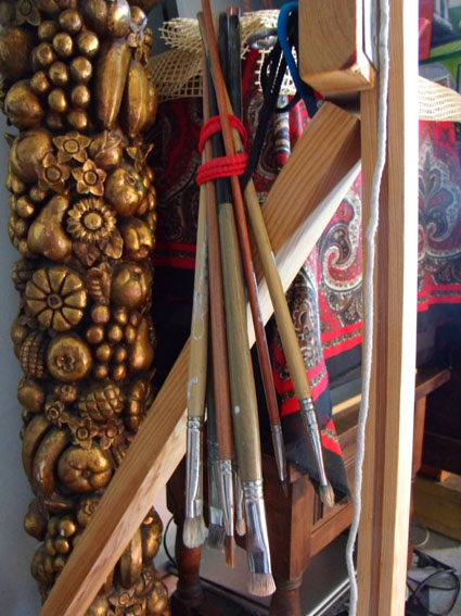 I use different kinds of paint brushes. It depends on what I need. The most important thing is to clean them with petroleum spirits and wash them carefully with warm water and soap. I like dish washing soap. Then hang them upside down to dry.