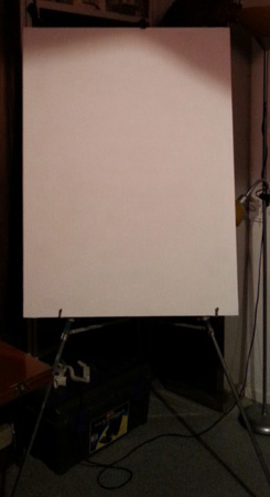 primed-canvas-on-easel